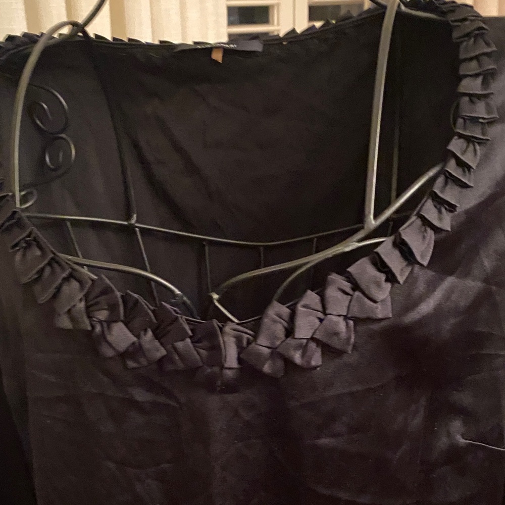 Elie Tahari Black Top